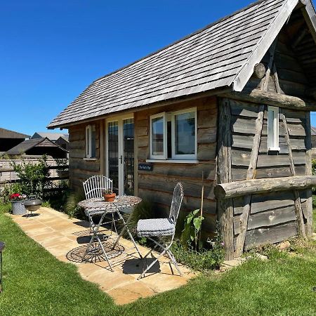 The Hat'S Hut Villa Mixbury Exterior photo