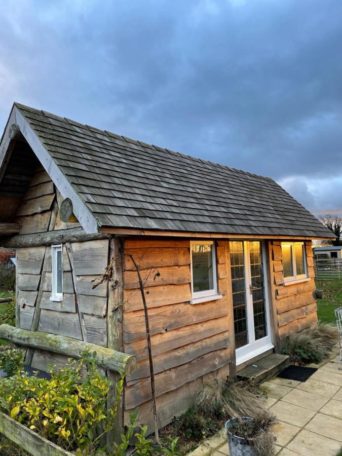 The Hat'S Hut Villa Mixbury Exterior photo